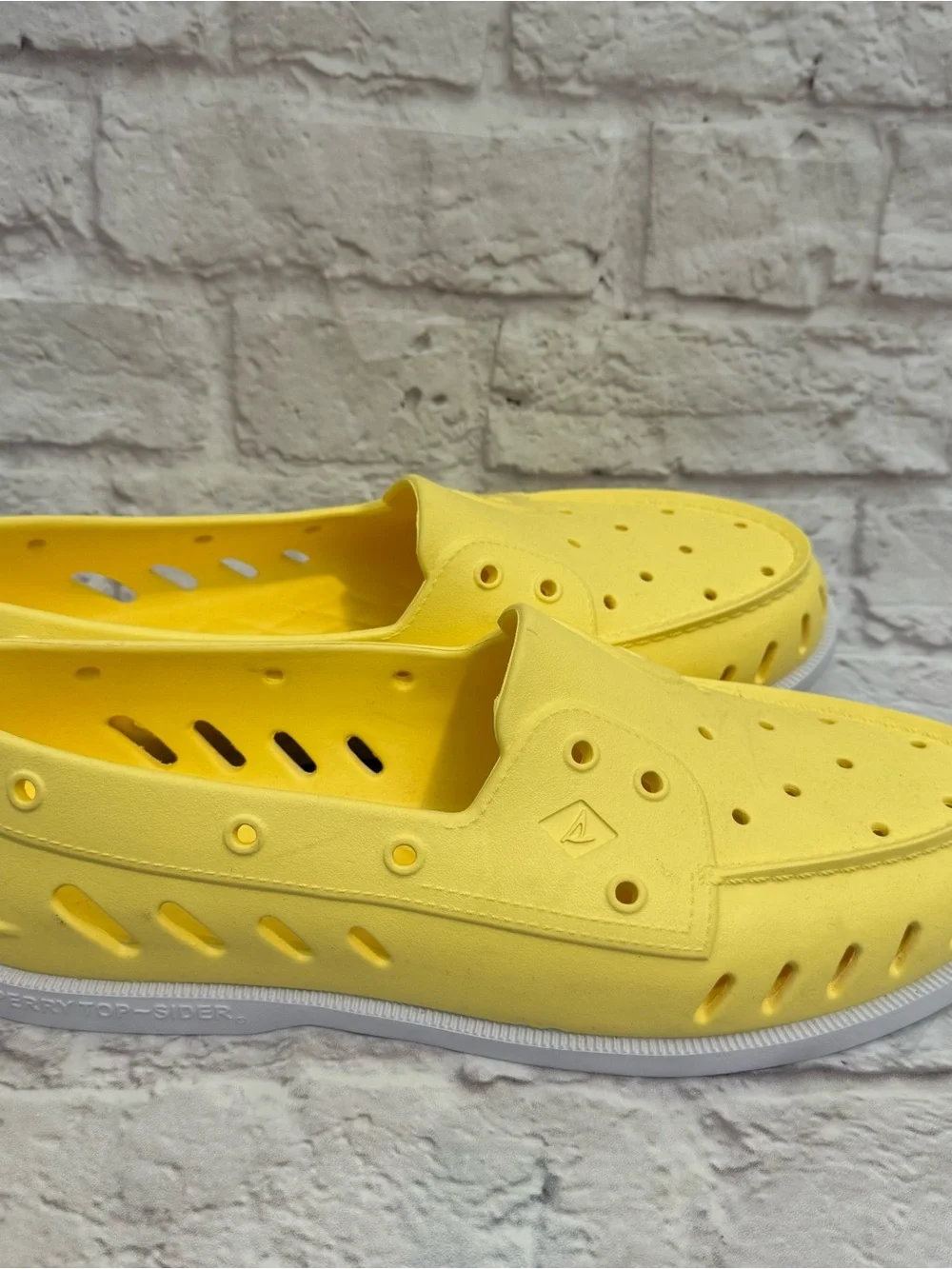 Sperry Authentic Original Float Slip-On Shoes Yellow Mens 13 water resistant